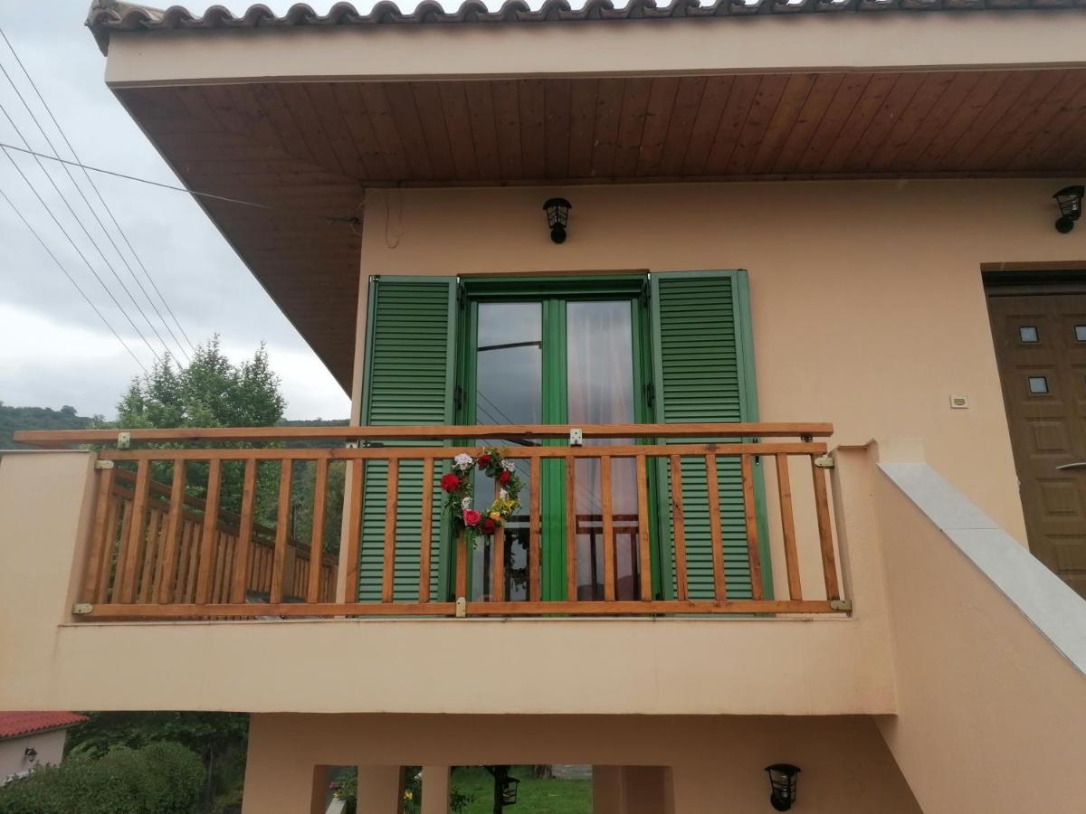 The Lake House" -Trichonida Lake Marathias  Extérieur photo