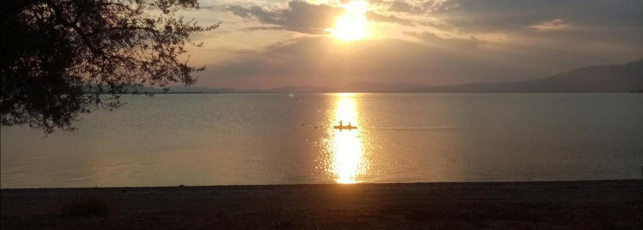 The Lake House" -Trichonida Lake Marathias  Extérieur photo